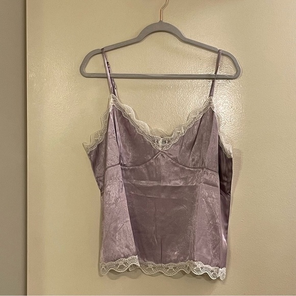 OLD NAVY Ivory Lace Trim Satin Camisole in Lavender - Picture 1 of 4